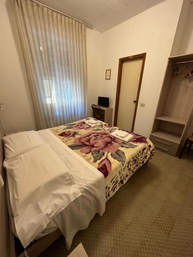 Hotel Aurora La Spezia Bagian luar foto