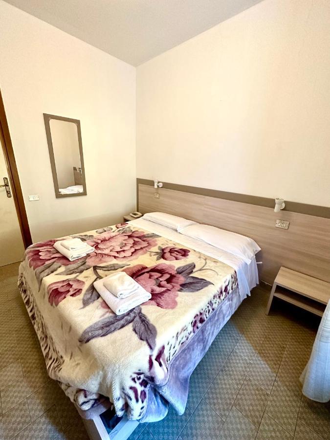 Hotel Aurora La Spezia Bagian luar foto